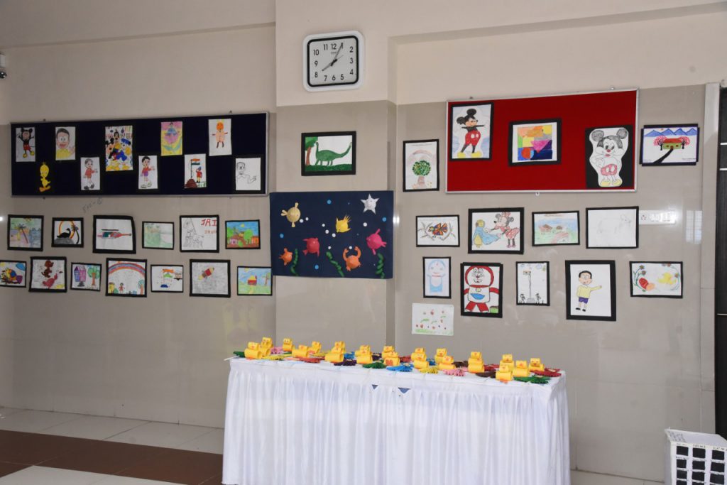 Rainbow International School art craft